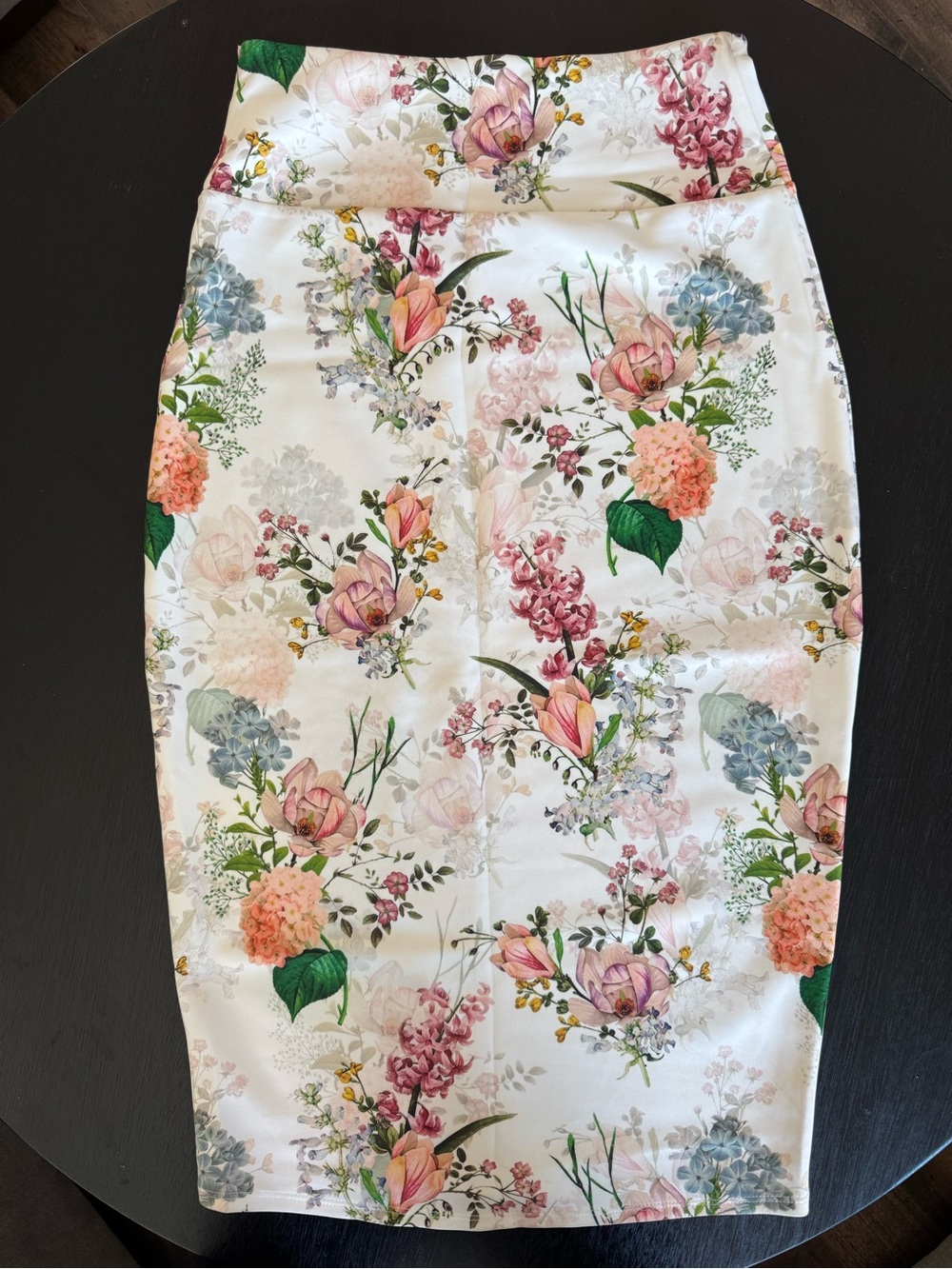 Express White Floral Pencil Skirt with Pastel Blooms